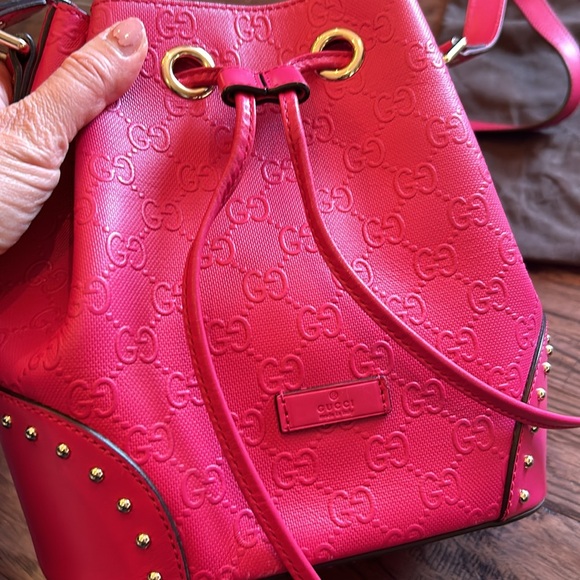 Stunning Gucci GG Guccissima Studded Bucket Bag - Picture 2 of 16